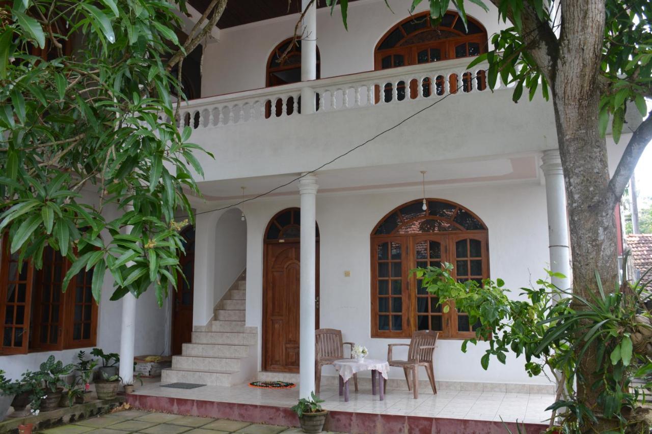Welcome Family Guest House. Bentota Exterior photo